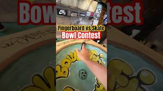 Fingerboard vs Skate en el SKATEPARK fingerboard techdeck skateboard bowl [upl. by Nixie]