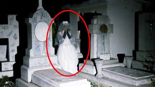 Videos de Fantasmas captados en Cementerios 5 [upl. by Eanahs]