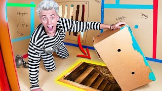 BOX FORT PRISON ESCAPE Challenge [upl. by Norag]