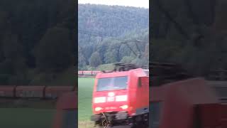 Die letzten Wagen in der Kurve und die Loks vor der Linse [upl. by Llednov728]