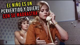 Se ENAMORÓ de su MADRASTRA y Ella Decide Enseñarle la Vida de los Adultos [upl. by Imena]