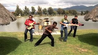 Roberto Moron y Su Atentado Internacional  La Gallina Videoclip oficial [upl. by Frierson]