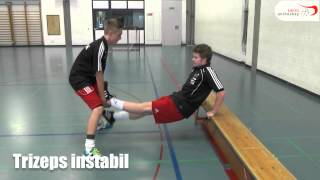 Spielerisches Krafttraining im Unihockey [upl. by Annoet95]