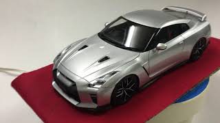 ignition model 118 ニッサン GTR R35 Premium Edition Ultimate Metal Silver [upl. by Azar498]