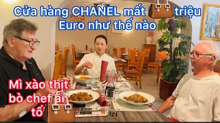 Mì xào thịt bò buổi tối bán ở nhà hàngCửa hàng CHANEL mất 500 triệu € như thế nào [upl. by Einad468]