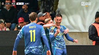 Reacties van Ajaxfans op het doelpunt van Van den Boomen tegen Slavia Praag [upl. by Patten]