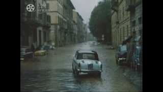 Alluvione di Firenze 4 novembre 1966 [upl. by Nylekcaj]