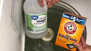 How To Clean A Smelly Washing Machine With Vinegar And Baking Soda [upl. by Neukam]