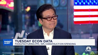 Investors should be cautious for the next 8 weeks says Fundstrats Tom Lee [upl. by Grosz]