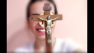 Os católicos adoram o crucifixo [upl. by Yelehsa]