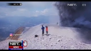 Dua Pemuda Unggah Foto di Gunung Sinabung yang Sedang Erupsi  NET12 [upl. by Susej]