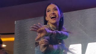 W3 dancing to Kalakal  UNATour 11324 Aira Focus Fancam W3 PabloUnaTour aira 1Z [upl. by Dekeles768]