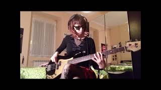 130 Måneskin  Zitti e Buoni  Bass Cover by Silvia Skull måneskin victoriadeangelis damianodavid [upl. by Nawd]