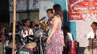 NIKITA JOSHI  CHUP GAYE SARE NAZARE  LIVE [upl. by Harbed124]