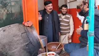 Sheikh Rasheed eating tasty Paye of Peshawar [upl. by Malo]