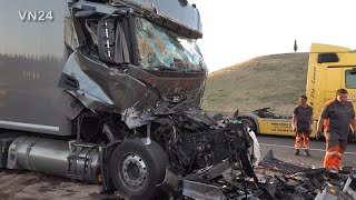 19072022  VN24  Schwerer LKW Unfall auf der Autobahn A2 bei Kamen [upl. by Santoro]