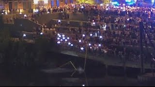 Vanderbilt students walk through Broadway to throw goal posts in the river [upl. by Ybeloc]