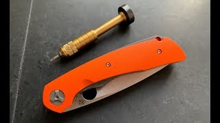 How to disassemble and maintain the Spyderco Subvert Pocketknife [upl. by Phail381]