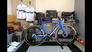 Pinarello F5 Impluse Blue Unboxing amp Weight [upl. by Meta]