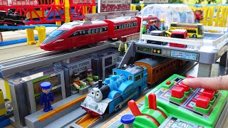 Thomas Plarail amp JR train ☆ Twin Tower Station big bridge course [upl. by Ahseenal613]