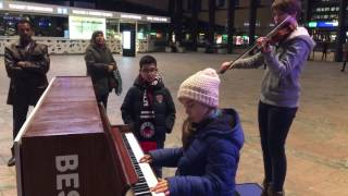 Hallelujah Cohen by piano and violon at Rotterdam station [upl. by Kinch62]