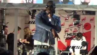 Maitre Gims quotLaissez passerquotLive à CannesNRJ MUSIC AWARDS avec Cauet [upl. by Eirehc]