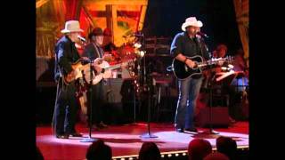 Willie Nelson Merle Haggard amp Toby Keith  Ramblin Fever [upl. by Eissirk]