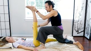 How to Do Thai Massage for Lower Back Pain amp Hip Pain Relief Part 1 [upl. by Glen]