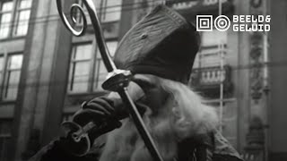 Intocht van Sinterklaas in Amsterdam 1952 [upl. by Ecirtemed]