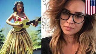 Woman yells at Lyft driver for dashboard hula doll  TomoNews [upl. by Hammad]