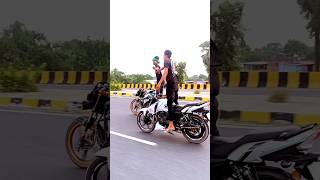 Splendor vs Apache stund coptison twowheeler bikes stunt apachertr160 splendor trendingshorts [upl. by Yousuf]