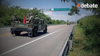 Delincuentes están haciendo zanjas en las carreteras de Sinaloa para impedir el paso de autoridades [upl. by Scrope]