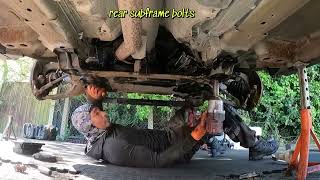 2009 Land Rover Freelander TD4 22L Diesel Clutch Replacement Subframe removal [upl. by Woolcott]