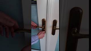 Locking the multipoint door lock [upl. by Siriso]