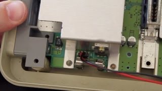 Remplacer un fusible sur une SNES qui ne sallume plus [upl. by Idalia390]