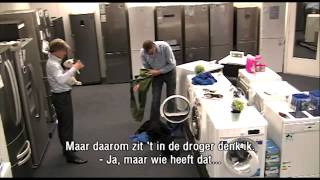 Bananasplit 2013 Aflevering 4 verstoppen in de koelkast na val door ijs S04E04 31032013 [upl. by Audres]