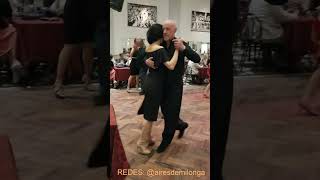 Milonguero de ayer baile de tango conductor con el torso [upl. by Sollars128]