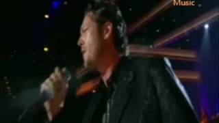 Wild Flower  Blake Shelton Live [upl. by Nairahcaz162]