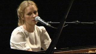 Agnes Obel chanteuse aux mélodies envoûtantes [upl. by Nnave]