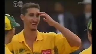 Jason Gillespie bowling 2 brilliant slower deliveries to Cronje and Kallis cricket [upl. by Ellebyam818]