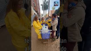 Voluntarias entregan víveres a domicilio en las zonas afectadas por la DANA en Valencia noticias [upl. by Edan]