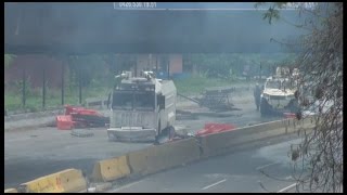 Joven de 17 años muere durante protestas de la oposición en Caracas [upl. by Sinnej]