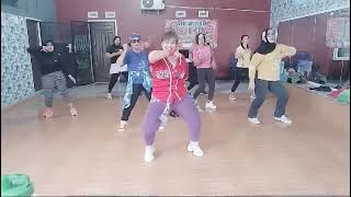 MACARENAREMIXVIRALCHOREO ZIN YANCE BANGKA [upl. by Lolande]