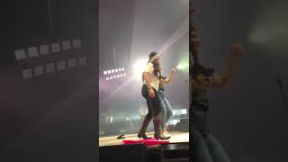 Keith Urban and fan singing live at the Calgary Saddledome grafittiU tour Sept 23rd 2018 [upl. by Alameda]