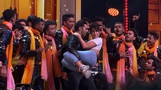 Varun Dhawan ft Nora Fatehi  Garmi x Shava Shava  IIFA Awards 2023 [upl. by Idoux]