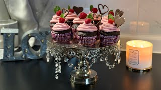 La Mejor Receta Que No Falla De Cupcakes De Frambuesas Con Chocolate [upl. by Nnyleuqaj]