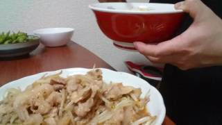 【めし動画】茅乃舎のだしで作ったタケノコご飯と濃いおかずを美味しく頂きました。 [upl. by Assirec]