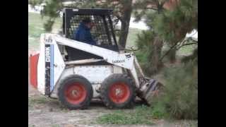 1976 Bobcat 722 skid steer for sale  sold at auction November 21 2013 [upl. by Pirali]