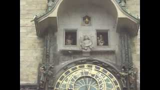 Glockenspiel am Rathaus Prag [upl. by Yelsew]