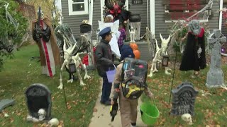 The show goes on Green Bay Trickortreaters collect candy despite unideal weather conditions [upl. by Haldane]